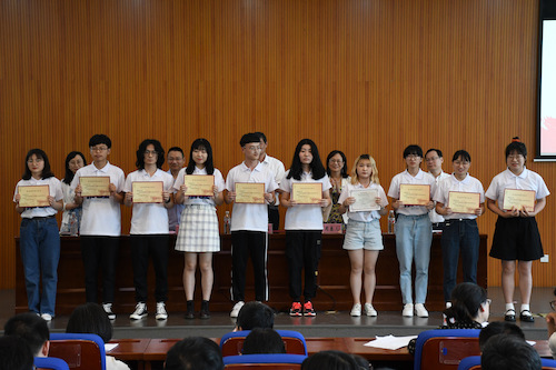 省优校优院优毕业生表彰