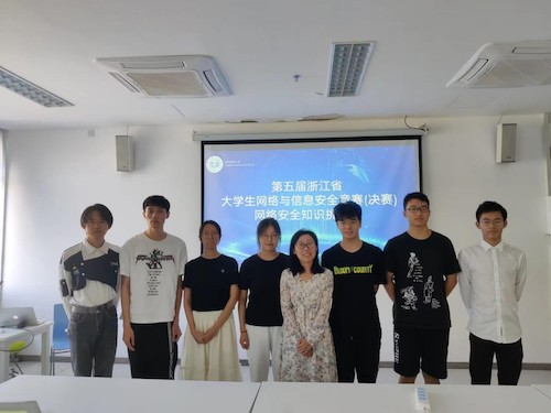 知识挑战赛决赛选手合影 知识挑战赛决赛选手合影