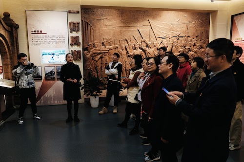 参观陈望道展览馆6 参观陈望道展览馆6