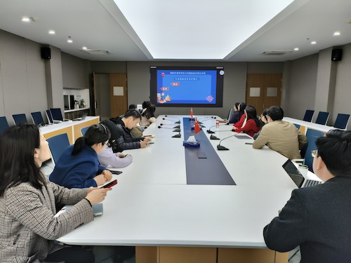 换妻
组织教职工观看火灾逃生演练公开课