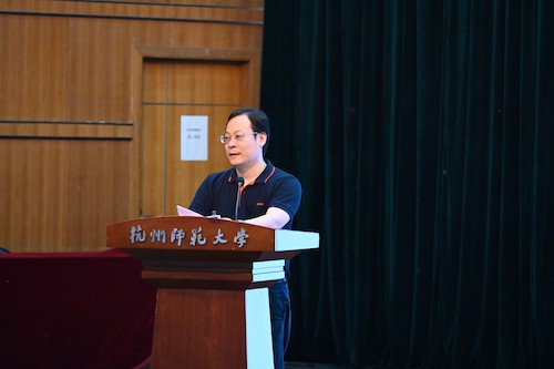 王奔校长近景 (2)(1)