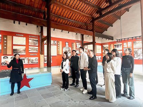 IMG_2594.HEIC IMG_2594.HEIC